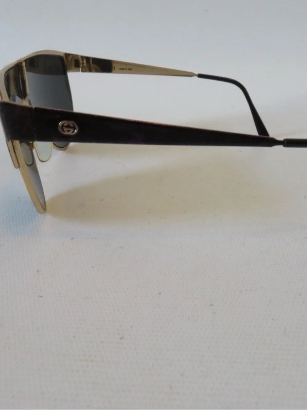Gucci Oversized Shield Sunglasses in Gold and Black - Picture 4 of 7